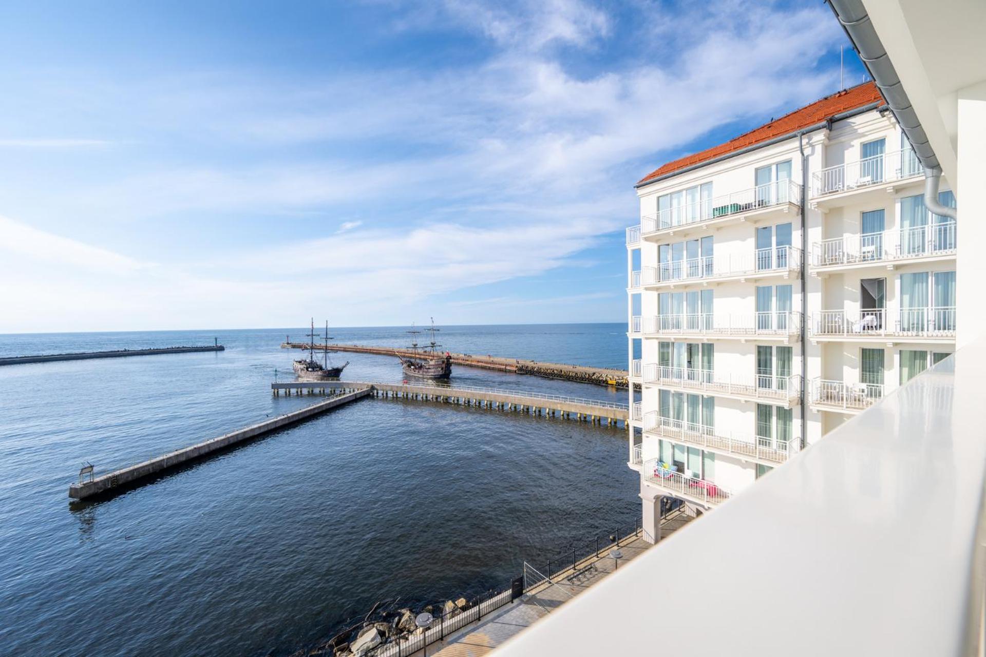 Sea Collection By Marina Royale Aparthotel Darlowo Bagian luar foto